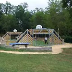 Zecamping 4 Etoiles Familial Espace Aquatique Familial Bien-etre Kamp alanı