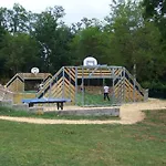 Zecamping 4 Etoiles Familial Espace Aquatique Familial Bien-etre Kamp alanı Salles (Lot-et-Garonne)